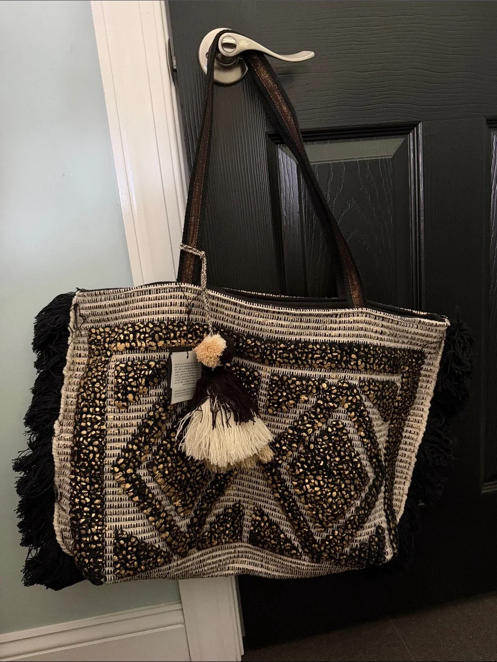 America & Beyond Tuft Tote NWT